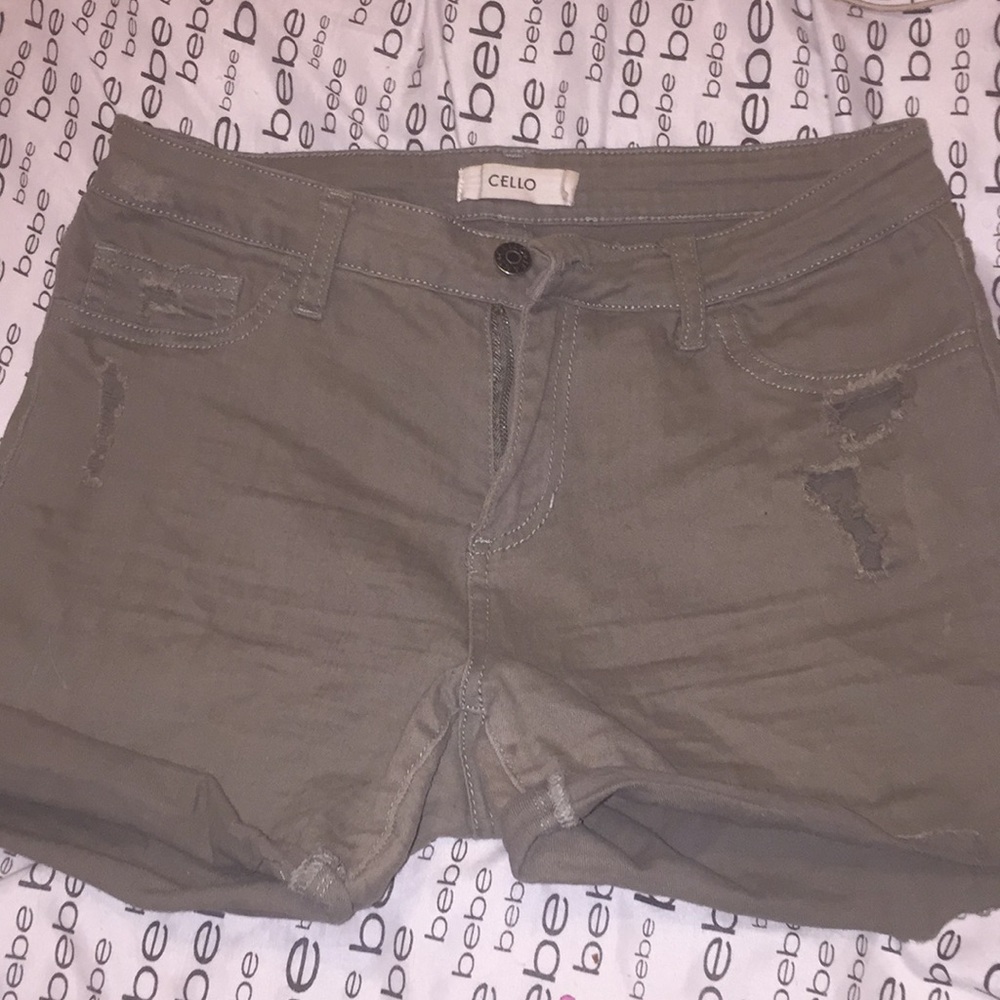 Green camo fashion nova shorts 🤩 - Picture 5 of 5